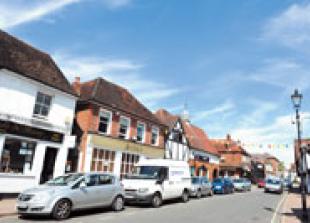 Calls for Burnham shops to extend opening hours