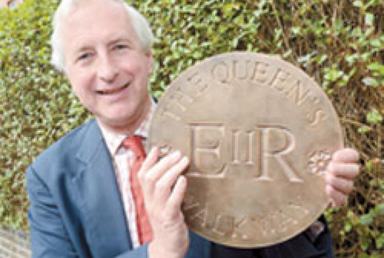 Queen gives seal of approval for Royal Windsor Walkway