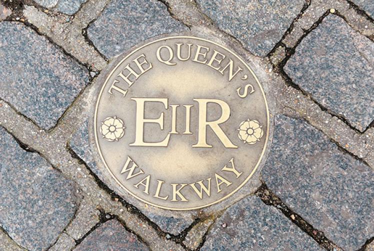 Putting the finishing touches to the Queen's Walkway