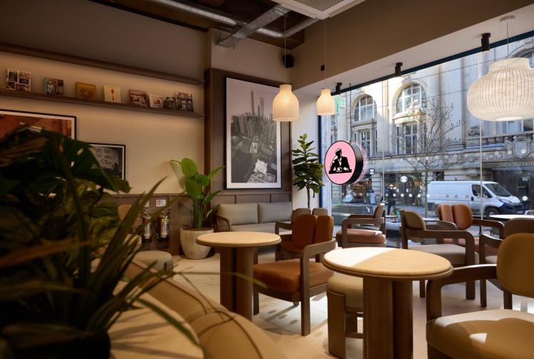 Popular juice bar opens outside Windsor Royal Station 'just in time for Christmas'