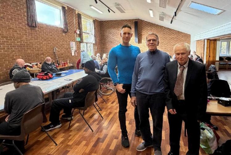 Maidenhead & District Stroke Club given £1,000 donation by rotary's Millennium Trust