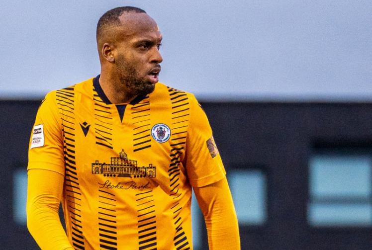 Slough Town deny Carroll and Dagenham&nbsp;but left frustrated by missed chances