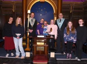 Windsor and Eton masonic lodges raise &pound;2,000 for Windsor swimming club