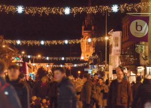 Christmas cheer returns as Marlow hosts traditional late-night event