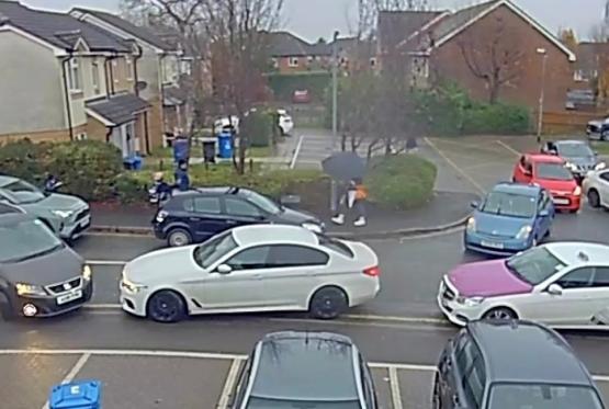 School unsure what to do about 'abusive' clashes during pickups/drop-offs School unsure what to do about 'abusive' clashes during pickups/drop-offs